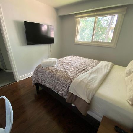 Yonge And Finch Subway !P Cozy & Quiet Private Bdr With Private Bathroom Toronto Bagian luar foto
